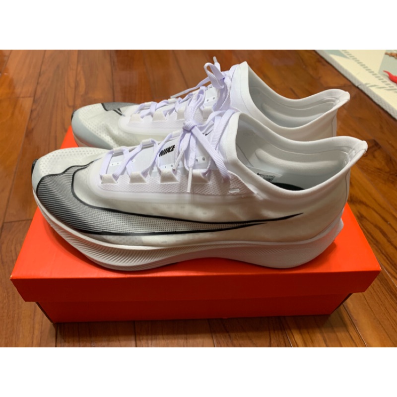 Nike zoom fly 3 us9.5全新