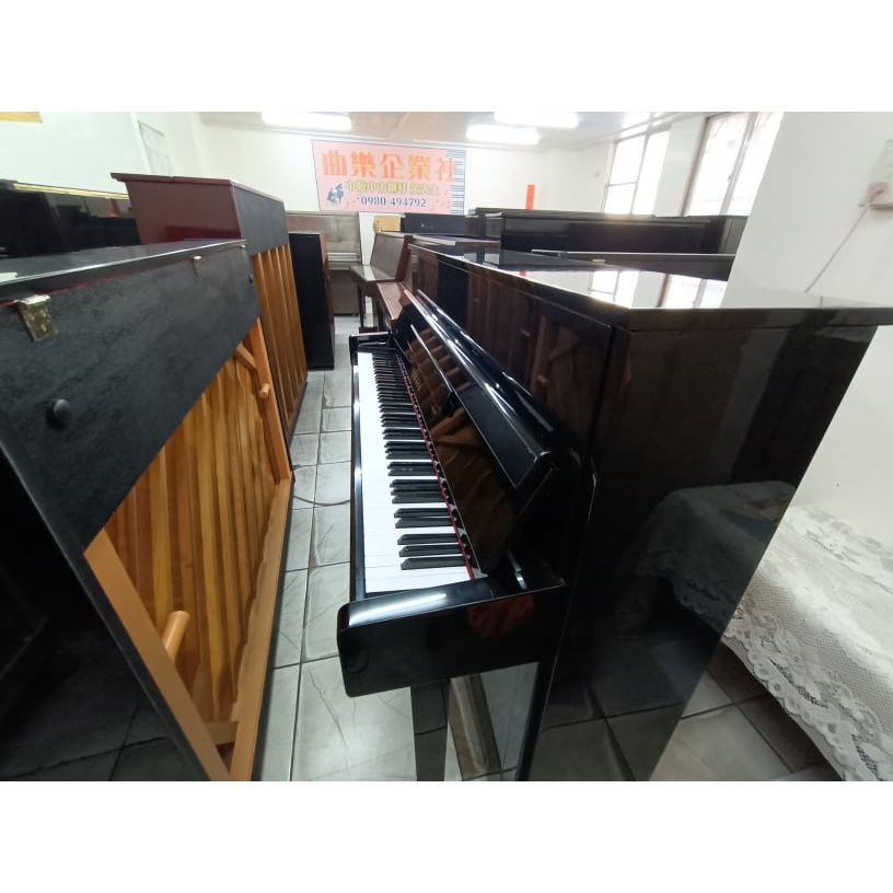 便宜出售 台灣山葉 YAMAHA UT-112 二手鋼琴 YT26萬號 53000