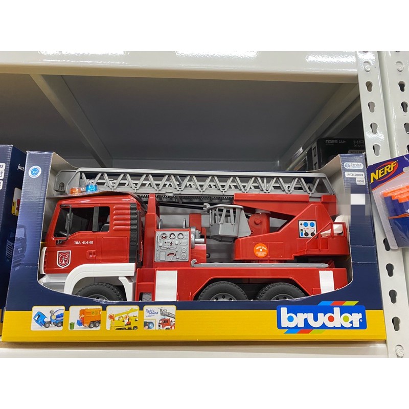 BRUDER1:16消防車