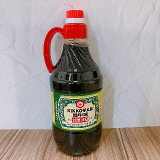 ✨現貨✨龜甲萬甘醇薄鹽醬油1600ml