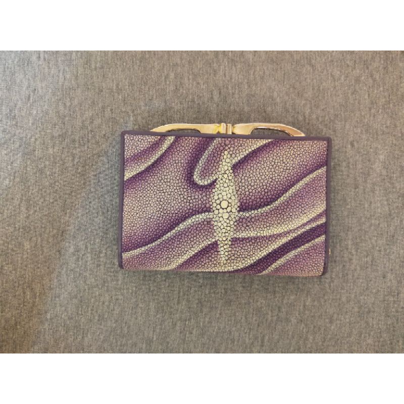 【泰國珍珠魚皮】紫色波紋女用短夾