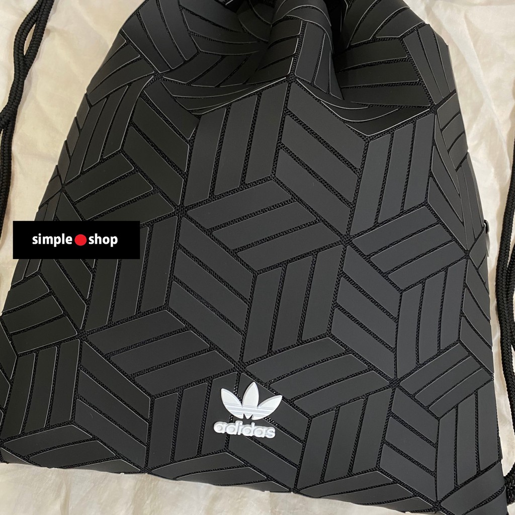 Simple Shop】Adidas Originals 三宅一生束口袋背袋背包立體抽繩袋DV0200 | 蝦皮購物