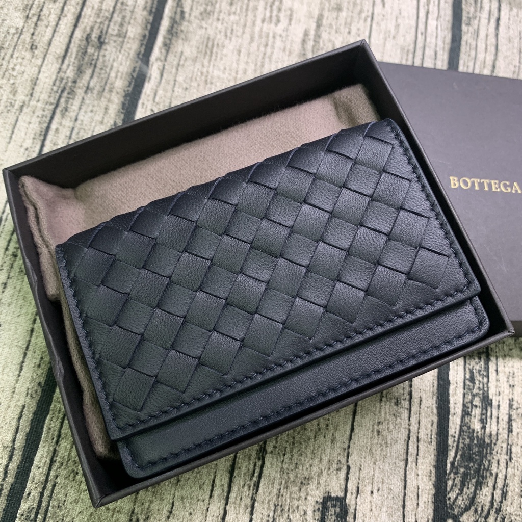 現貨🔥全新黑色Bottega Veneta小羊皮編織扣式卡夾 BV皮夾 BV卡夾 BV皮包 BV包夾 黑色零錢包 包款