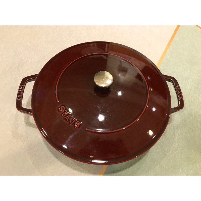 Staub 史大伯 28 cm (附水滴式金屬蓋) 勾紋 多功能 燉鍋  琺瑯 鑄鐵鍋（二手）