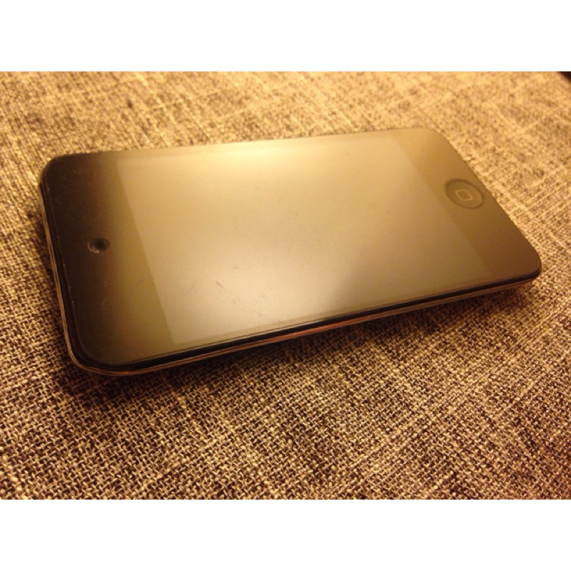 iPod touch 32g(高雄信義國小捷運站面交）