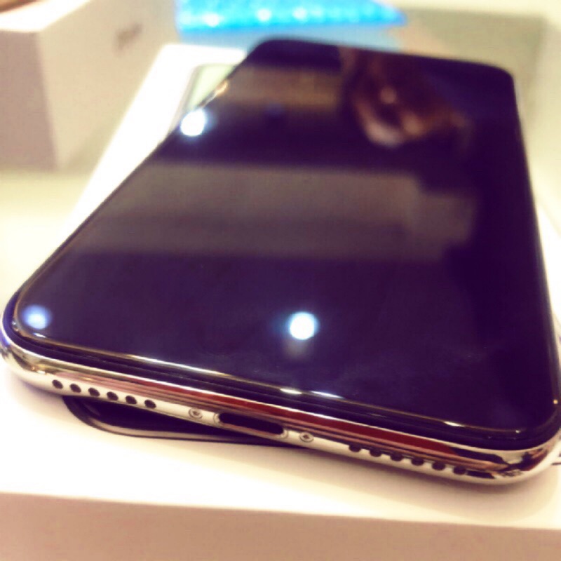 9.8極新iPhone x 256g銀白色 保固剛過 盒裝配件在 功能正常 電量93%無拆機維修過台灣公司貨=23000