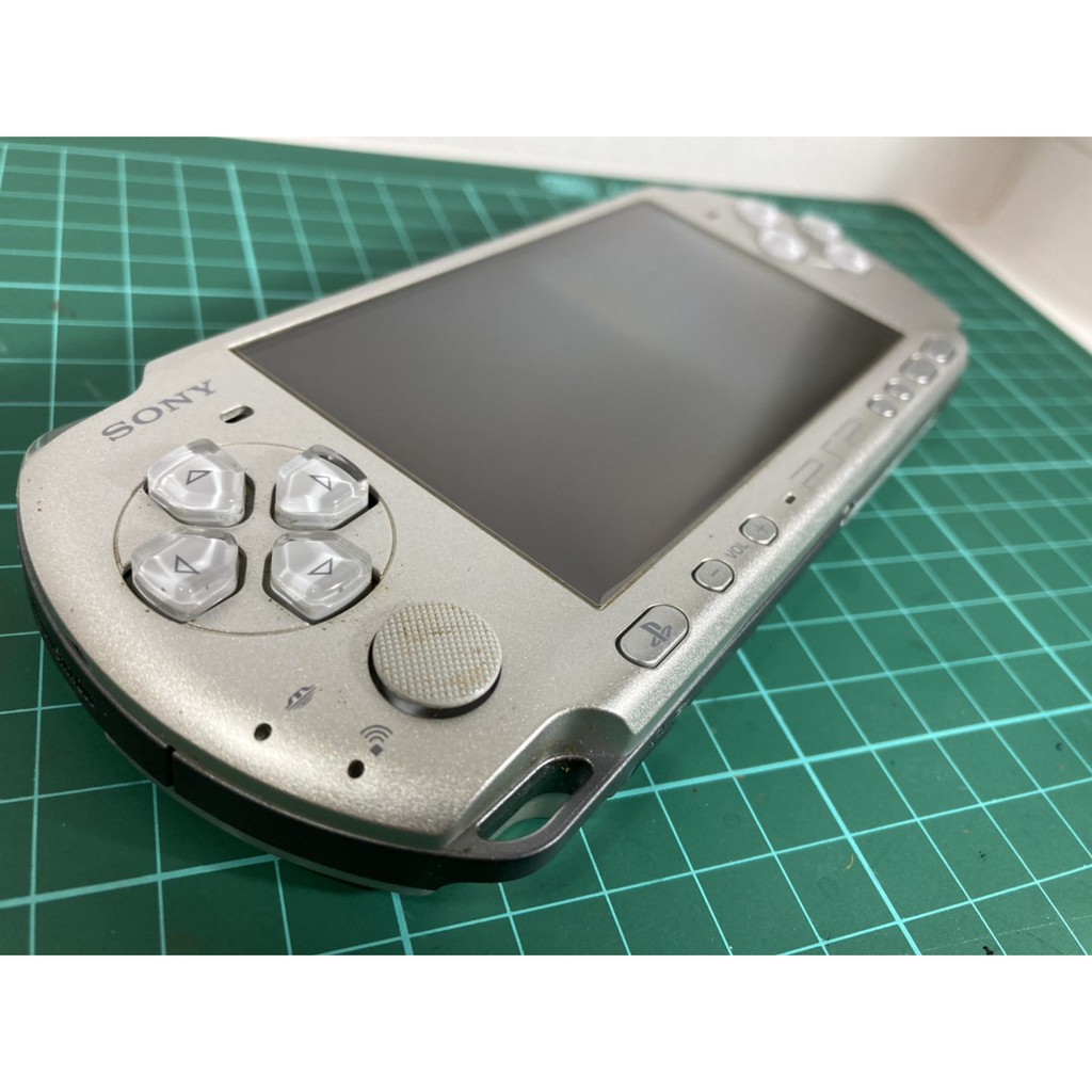 [免運-二手-無盒] SONY PSP 3007 主機副原廠充電線加 8G 記憶卡