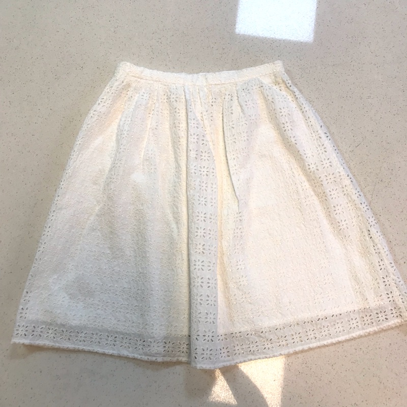 [二手］Uniqlo優衣庫白色刺繡鏤空花紋長裙