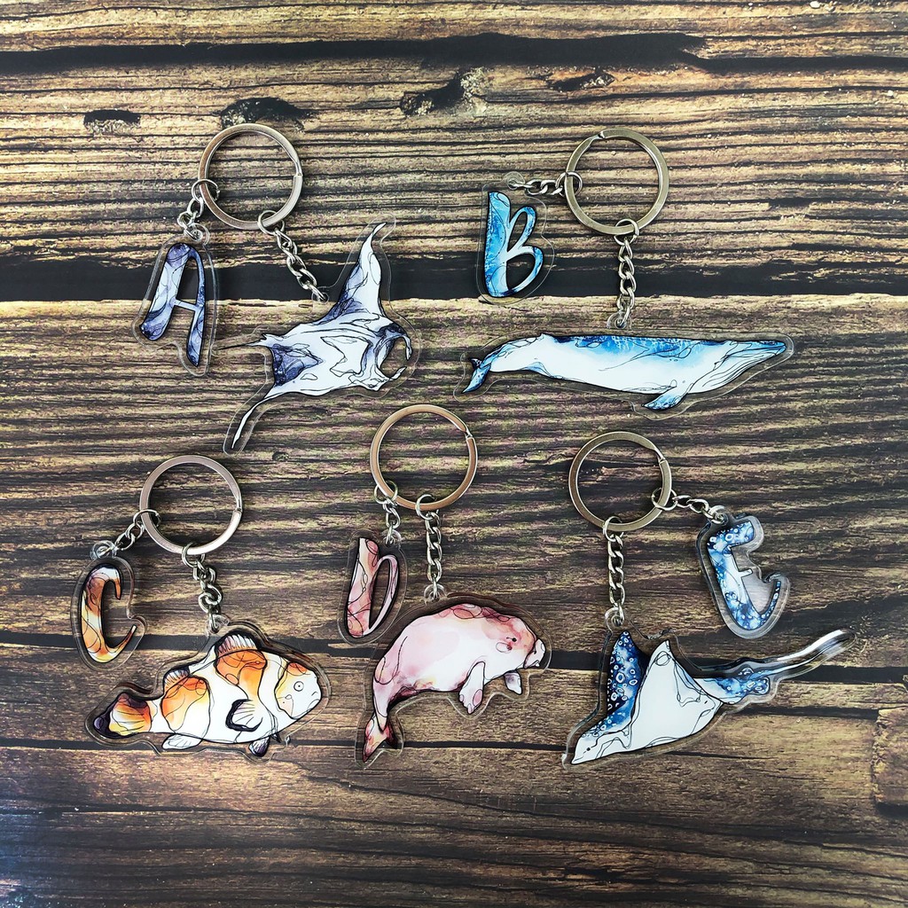 【魚七分】海洋生物 A-E 英文字母 壓克力吊飾 鑰匙圈(贈送字母明信片)