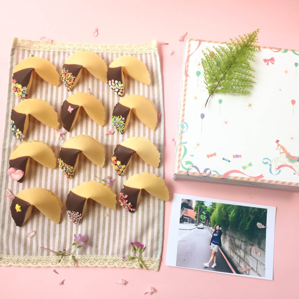 生日禮物 客製化幸運籤餅 黒巧克力風味幸運餅 混合款 8入裝禮盒 手工餅乾