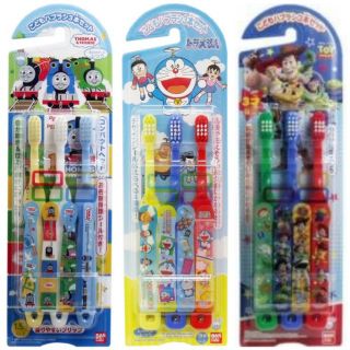 日本BANDAI 湯瑪士小火車 哆啦A夢牙刷 兒童牙刷3入裝