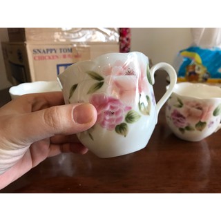 全新日本製 吾山窯 230cc 骨瓷咖啡杯 波浪杯緣柔美玫瑰花 英式西式 紅茶/花茶/咖啡杯/下午茶/有田燒