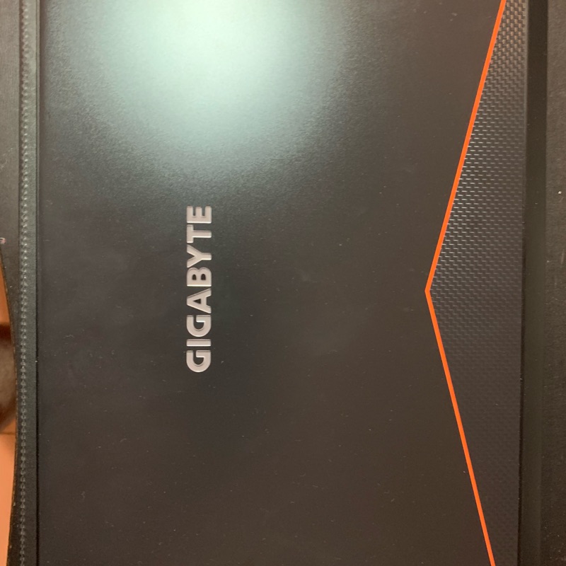 GIGABYTE AERO 15 (i7-8750H) 15.6吋GTX1060 6G電競筆電