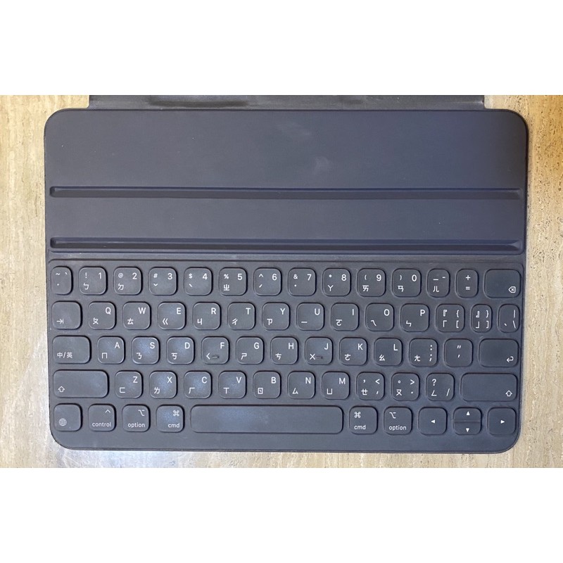 鍵盤式聰穎雙面夾，適用於 iPad Air (第 4 代) 與 iPad Pro 11 吋 (第 2 代)