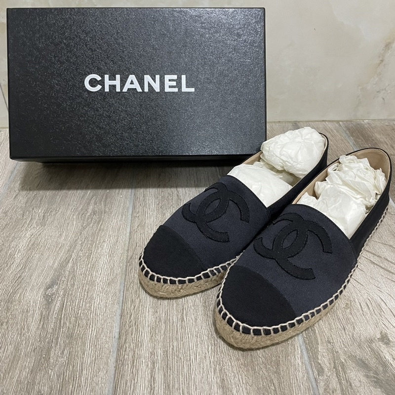 ✨全新正品✨誠可議♡CHANEL機場代購 經典 黑色 緞面 草編鞋 草履鞋 鉛筆鞋