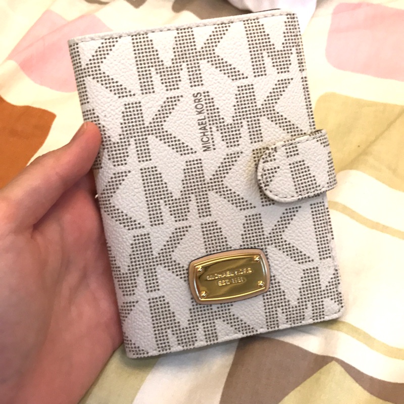 Michael Kors mk 經典logo護照夾