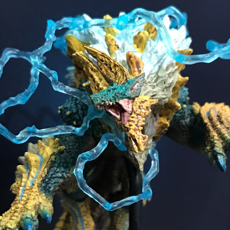 《絕版日版》魔物獵人monster hunter  雷狼龍 盒玩 怒り
