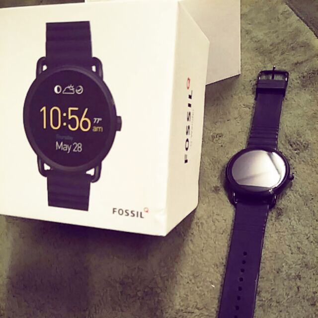 FOSSIL 智慧型手錶  （九.八成新）####最後最後低價！！特價 不買就自用####