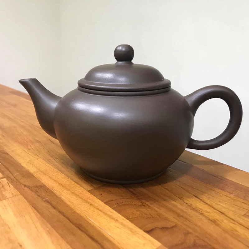 [Chengyuan***］正港 鶯歌製 個人工作室♦️大品 大容量 紫泥 鴿嘴 標準壺 茶具 茶壺 容量：約550cc