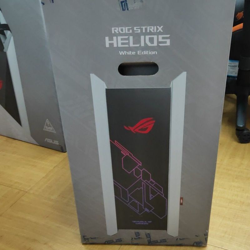 全新ROG STRIX HELIOS White Edition