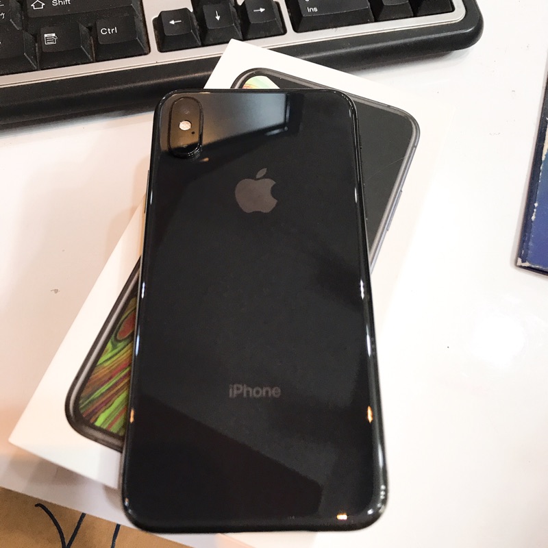 iPhone XS 64gb 保固到明年5月