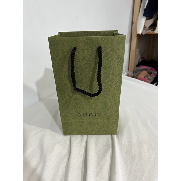 各式名牌紙袋盒子絲帶（Gucci、LV、coach、Chanel)私訊聊聊！