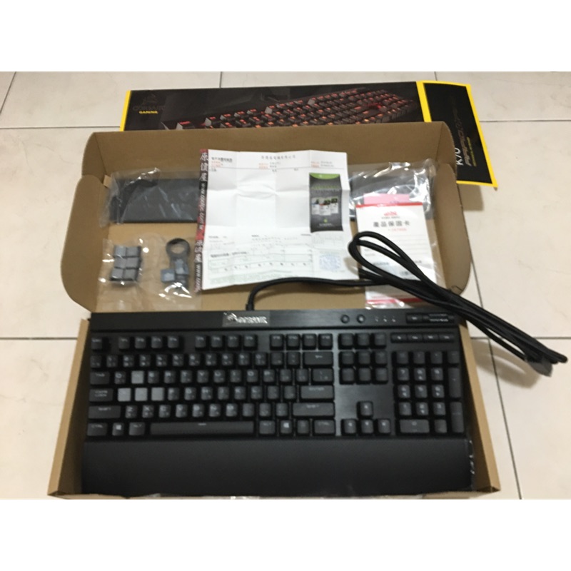 Corsair K70 LUX 紅光銀軸 機械式鍵盤