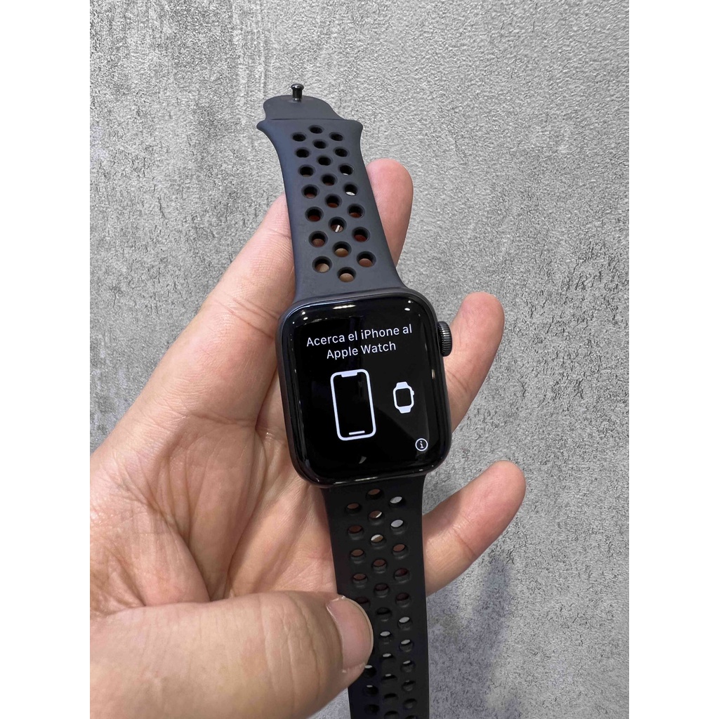 Apple Watch SE 40mm LTE 太空灰 黑色Nike運動錶帶 漂亮無傷 只要7500 !!!
