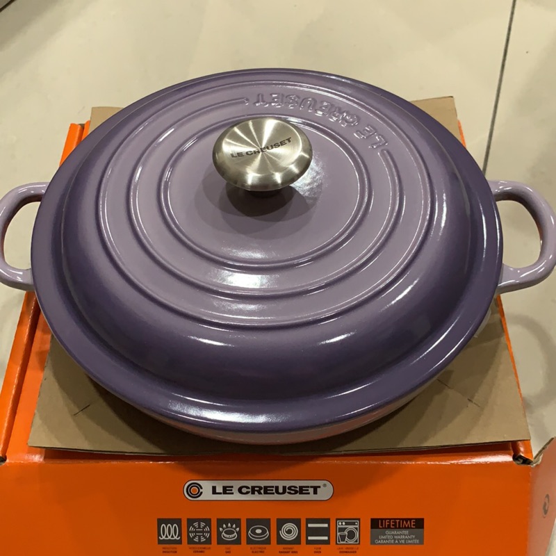 全新 LE CREUSET 藍鈴紫 22公分 鋼頭  淺底鐵鍋