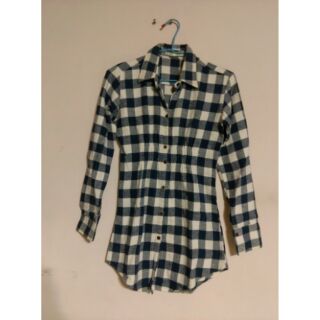 二手👉長版藍白格紋長袖襯衫上衣