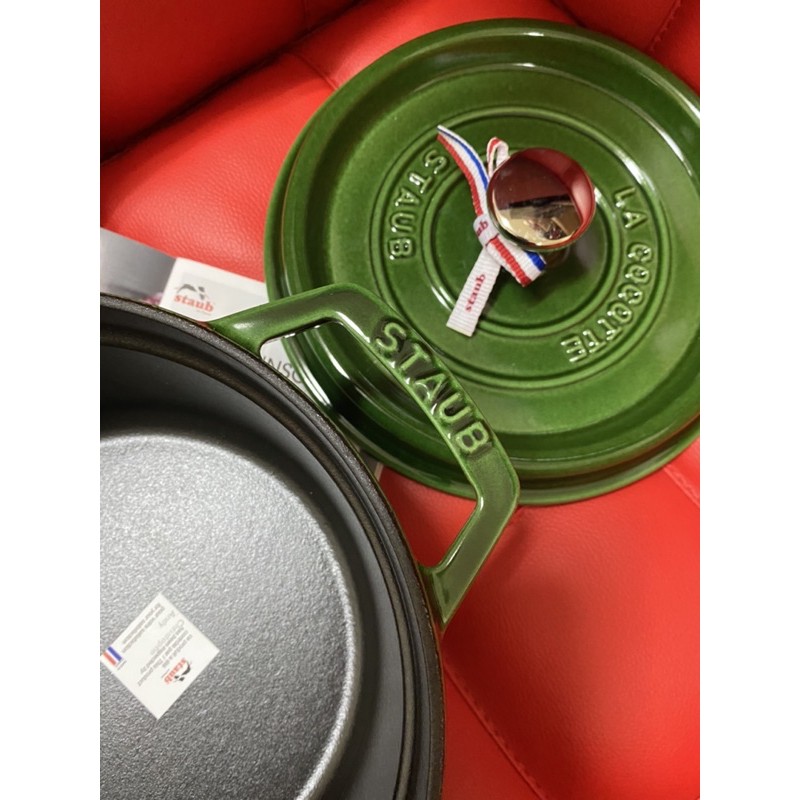法國🇫🇷Staub 20羅勒綠圓型鑄鐵鍋