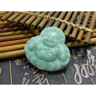 【禾賢行】天然翡翠.緬甸玉.豆綠-元寶逍遙佛.手工精雕墬子.項鍊.玉珮.ZGR2E025015