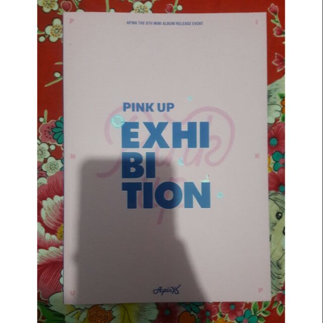 Apink POP-UP STORE &amp; EXHIBITION Pink UP 官方周邊
場刊寫真書 自拍寫真