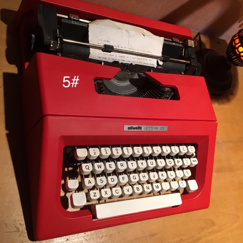 早期紅色打字機5