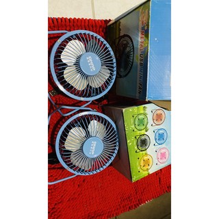 桌上型USB電風扇。