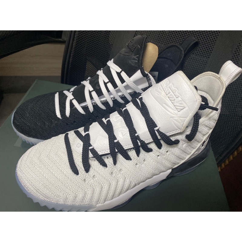 限時特價 LEBRON 16 Equality 鴛鴦 黑白 US9.5