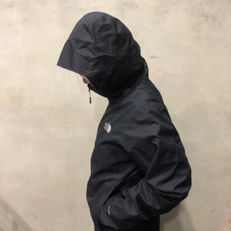 北臉 The North Face Quest Jacket 黑色 風衣 防水 防風 連帽外套