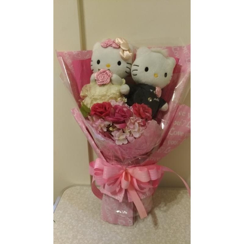 Hello Kitty婚紗花束 凱蒂貓 新郎新娘 三麗鷗 情人節花束 畢業花束 畢業熊 畢業禮物 乾燥花花束 蝦皮購物