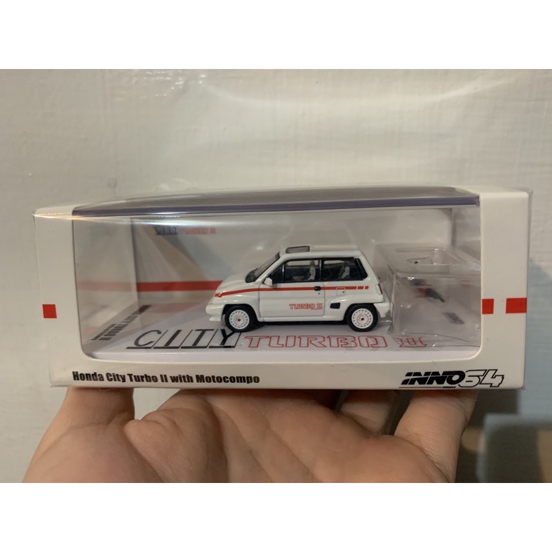 Inno 1/64 模型車 Honda City Turbo II 白 前後可開 附Motocompo小機車