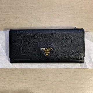PRADA Saffiano Metal Black wallet 金色logo防刮牛皮雙釦長夾 黑色
