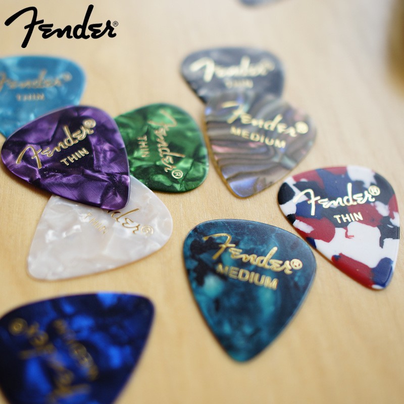 【老羊樂器店】開發票 正版 Fender 燙金字 民謠吉他 木吉他 電吉他 匹克 pick  多種厚度 實惠好用 不挑色