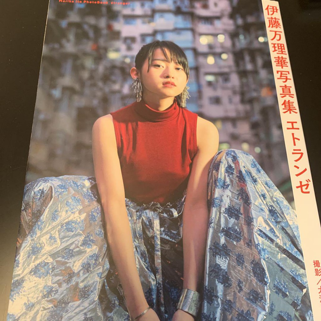 現貨 乃木坂46 伊藤万理華写真集エトランゼ伊藤萬理華 蝦皮購物
