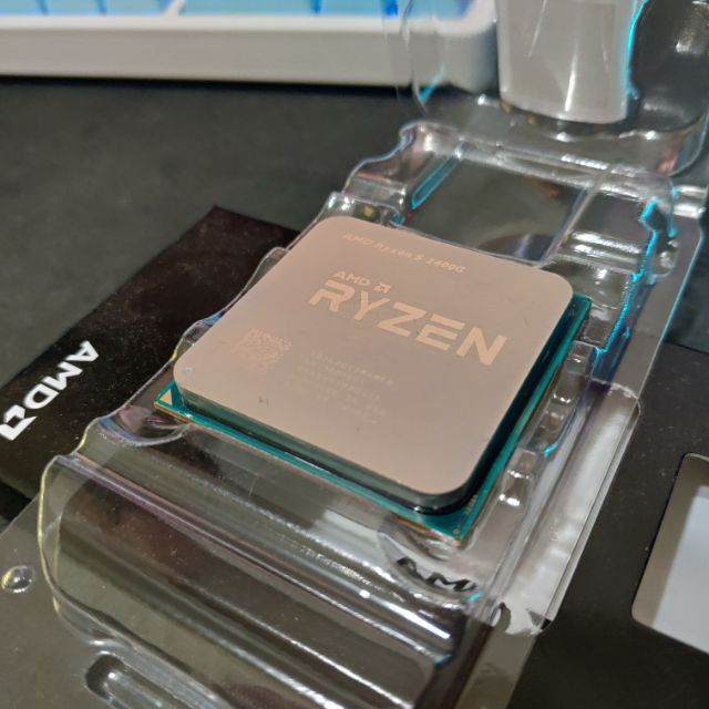 AMD RYZEN 2代 R5 2400G 4核心8線程CPU處理器 附帶超強內顯