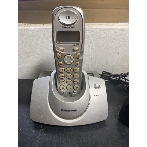 Panasonic KX-TG1100 數位式無線電話+lecruset 便當盒5個+吸塵器-221