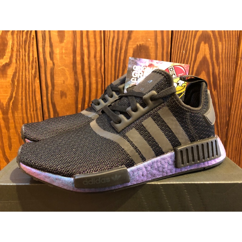 {OGC}ADIDAS NMD R1 變色龍 FV3645