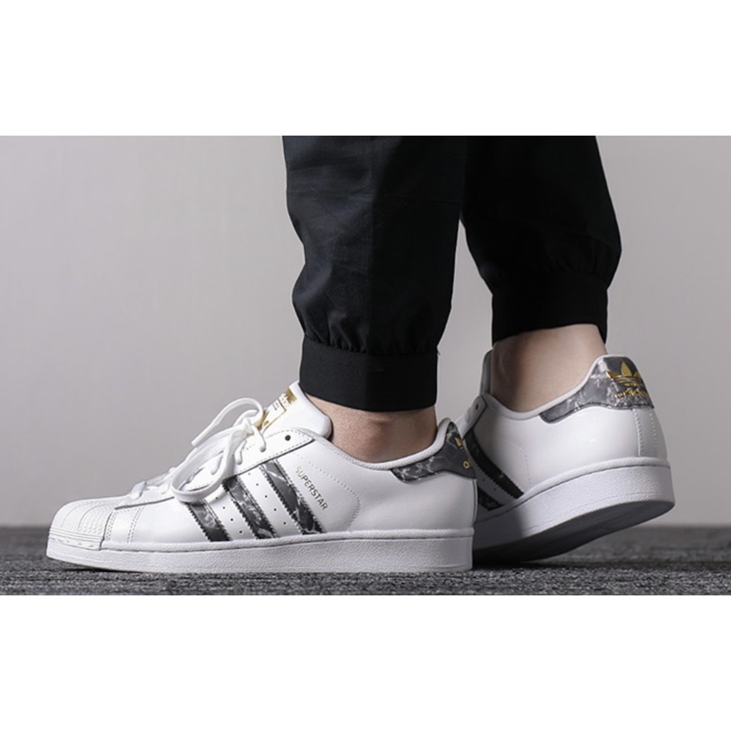 adidas Superstar 休閒鞋愛迪達男女款運動鞋男鞋女鞋貝殼頭大理石紋白黑金標D96799 | 蝦皮購物