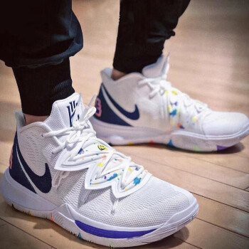 smiley face kyrie 5