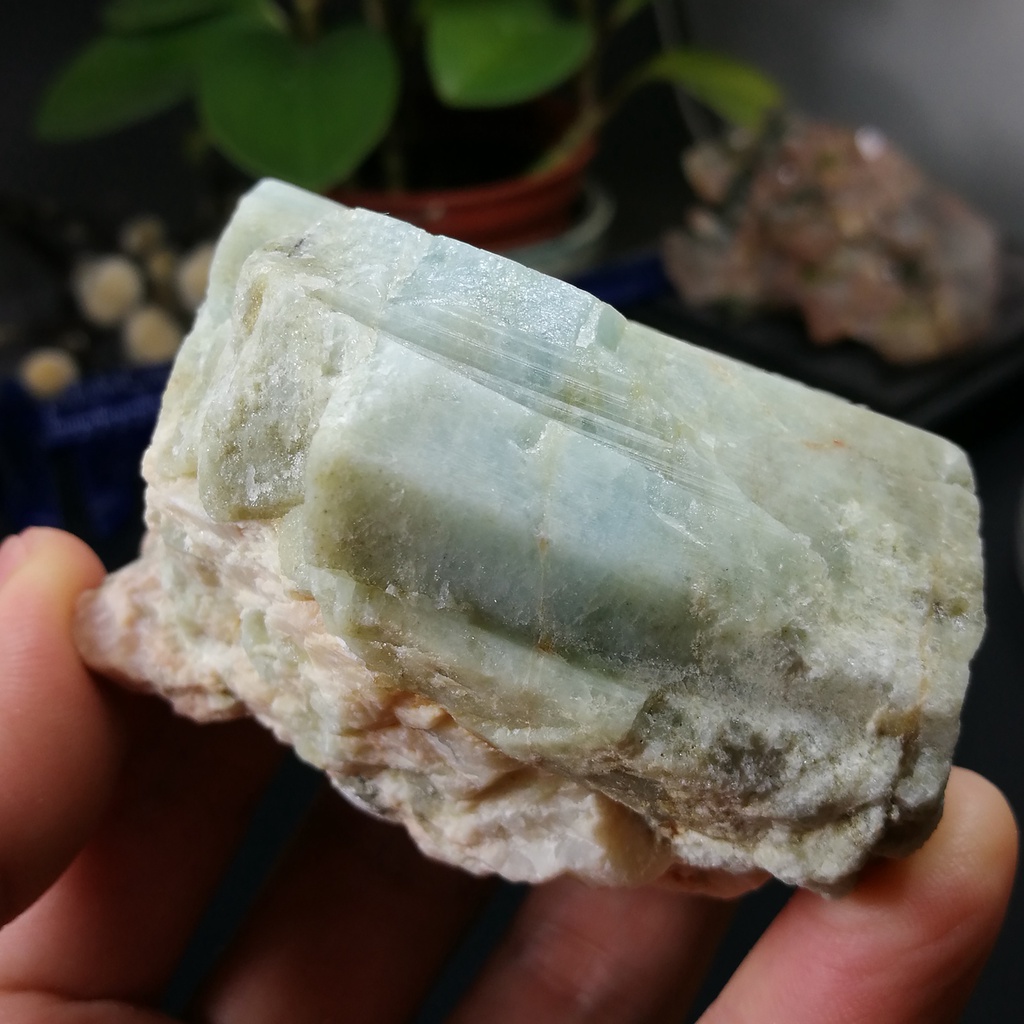 [友克鑫礦業]bc48約重183.7g-海水藍寶 原礦 Aquamarine 海藍寶 晶礦 共生雲母 原石 綠柱石