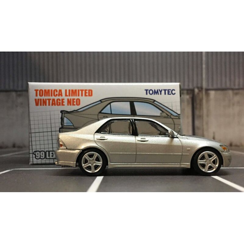 1/64 Tomytec TLV LEXUS IS200 香港特別版銀色