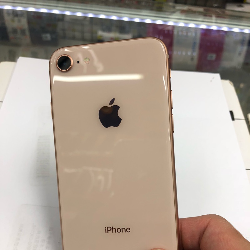 二手 iPhone 8 64G 金 完美無傷 保固到明年9月 附全新充電頭 線